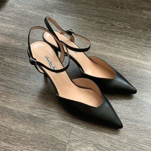 Charles David Kitten Pumps